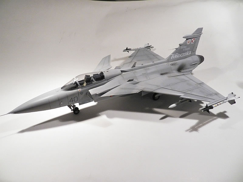 Revell 1/32 F-16  Large Scale Planes