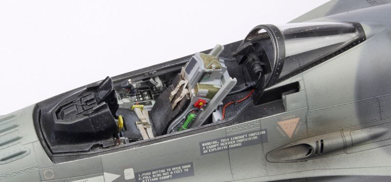 Tamiya 1/32 F-16 cockpit  Quinta studios 